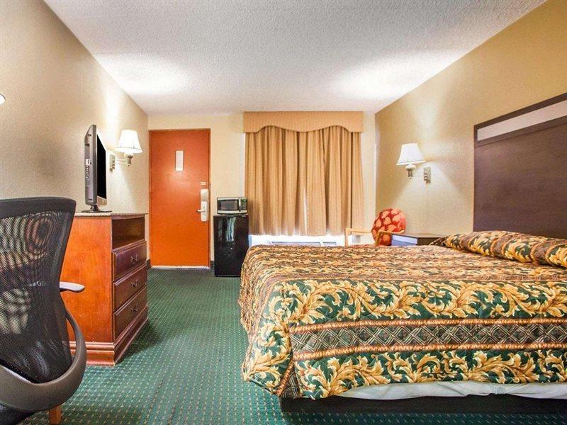 Rodeway Inn Mount Laurel Hwy 73 Экстерьер фото