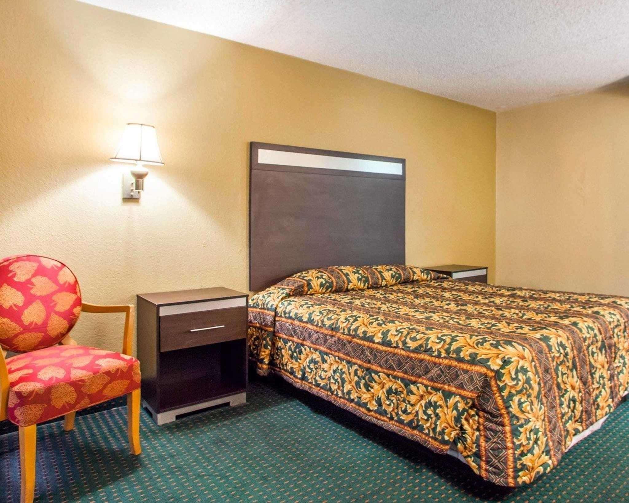 Rodeway Inn Mount Laurel Hwy 73 Экстерьер фото
