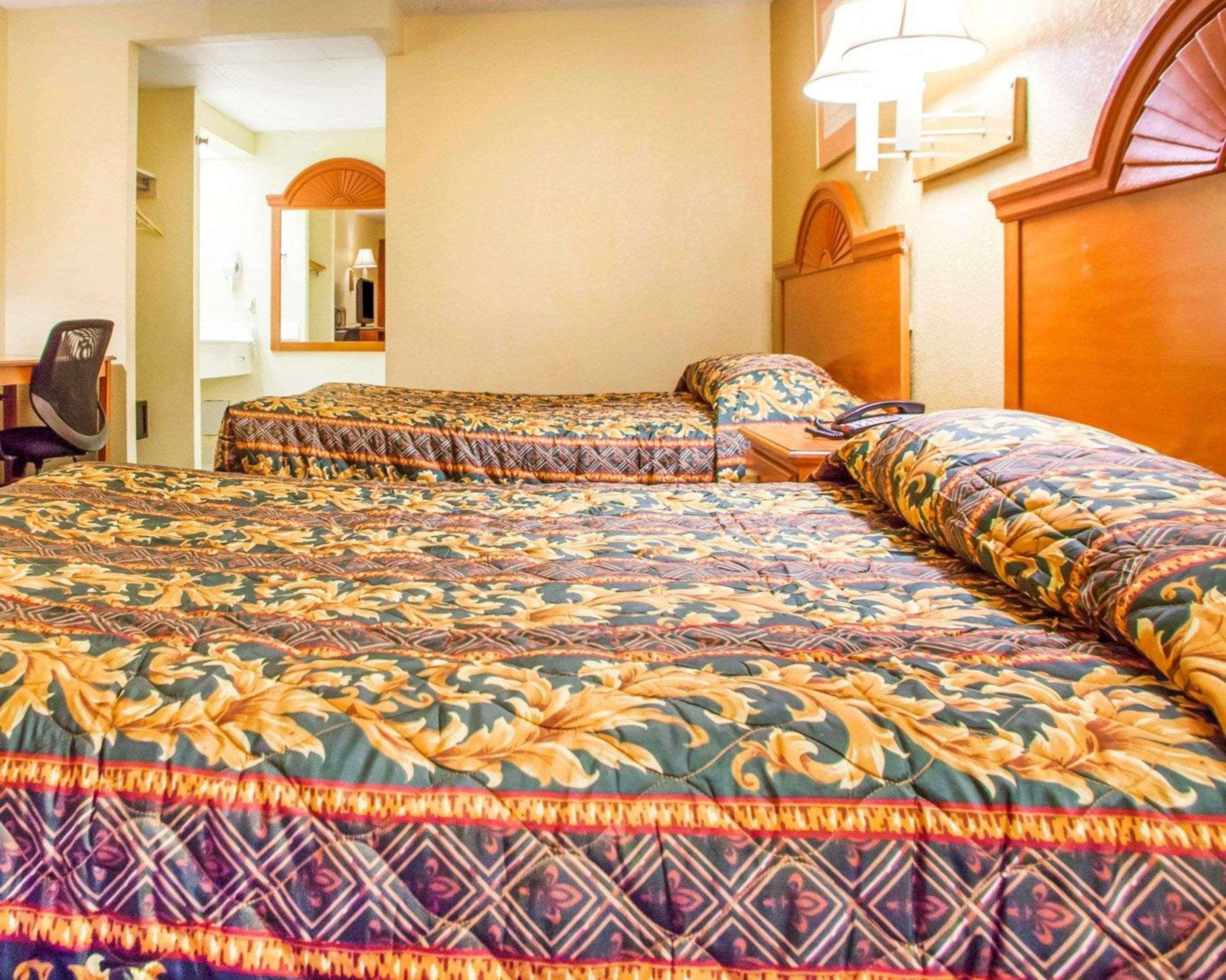 Rodeway Inn Mount Laurel Hwy 73 Экстерьер фото