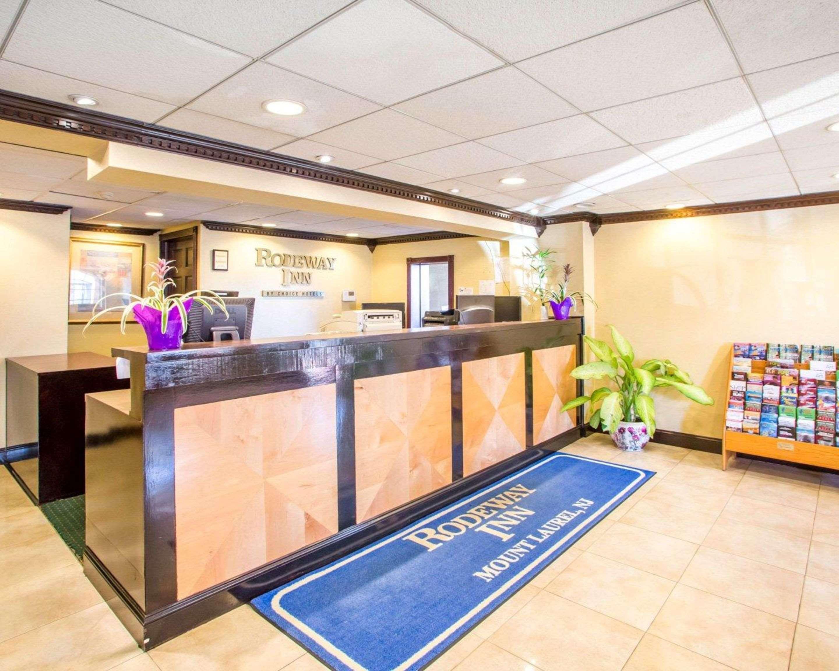 Rodeway Inn Mount Laurel Hwy 73 Экстерьер фото