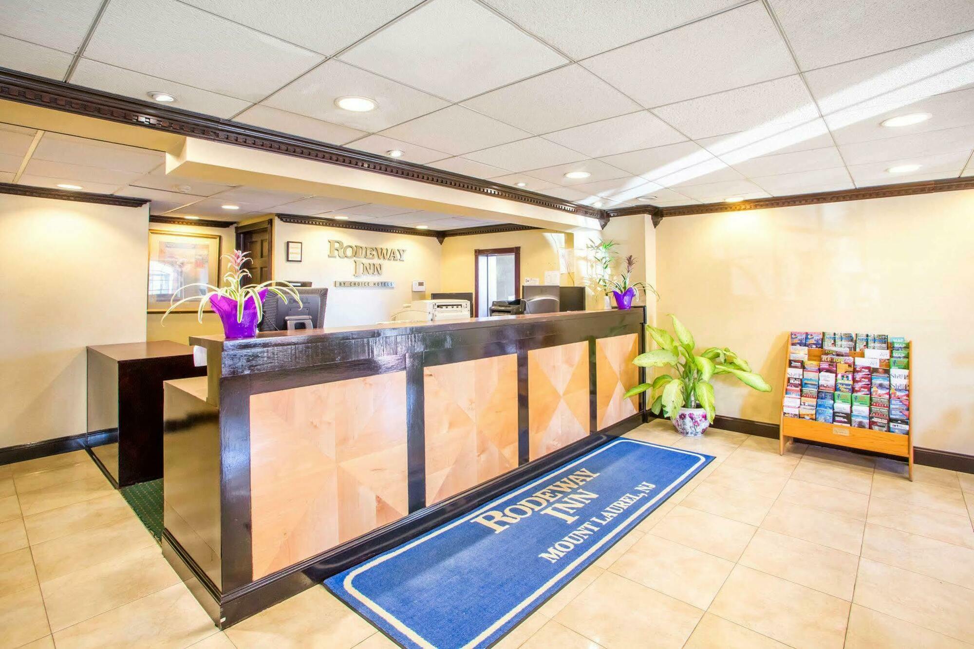 Rodeway Inn Mount Laurel Hwy 73 Экстерьер фото